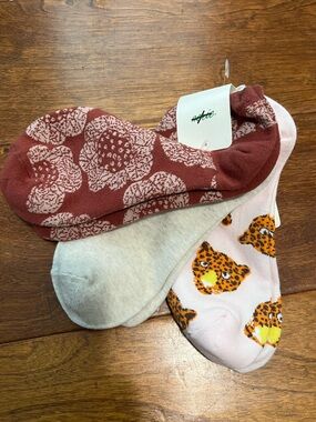 aerie Women's 3-Pack Low-Cut Socks - Rust, Cream, Light Pink with Leopard